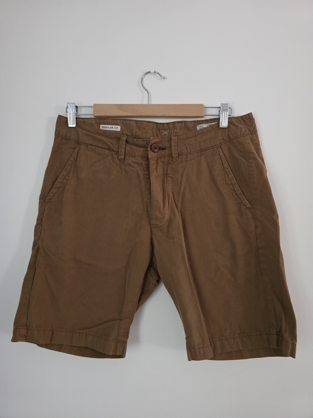 Jack and Jones Casual Flat-Front Shorts in Brown